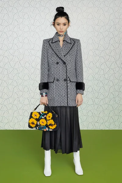 Look 27